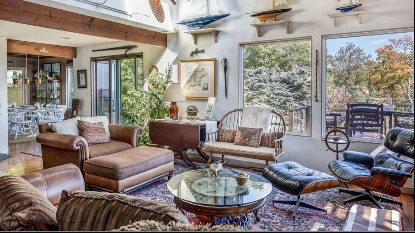 HALLOWEEN SEASON!  STUNNING OCEANFRONT HOUSE NEAR SALEM. 