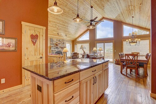 Luxury Home, Breathtaking Views, Hot Tub, Colorado Rocky Mountains