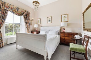 3 Schlafzimmer, Schreibtisch, Bügeleisen/Bügelbrett, Reisekinderbett