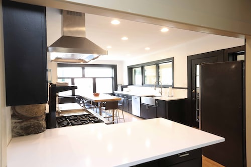 Western Ranch House in Colorado Rocky Mountains - Accommodates 14 Guests