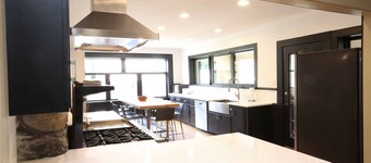 Western Ranch House in Colorado Rocky Mountains - Accommodates 14 Guests