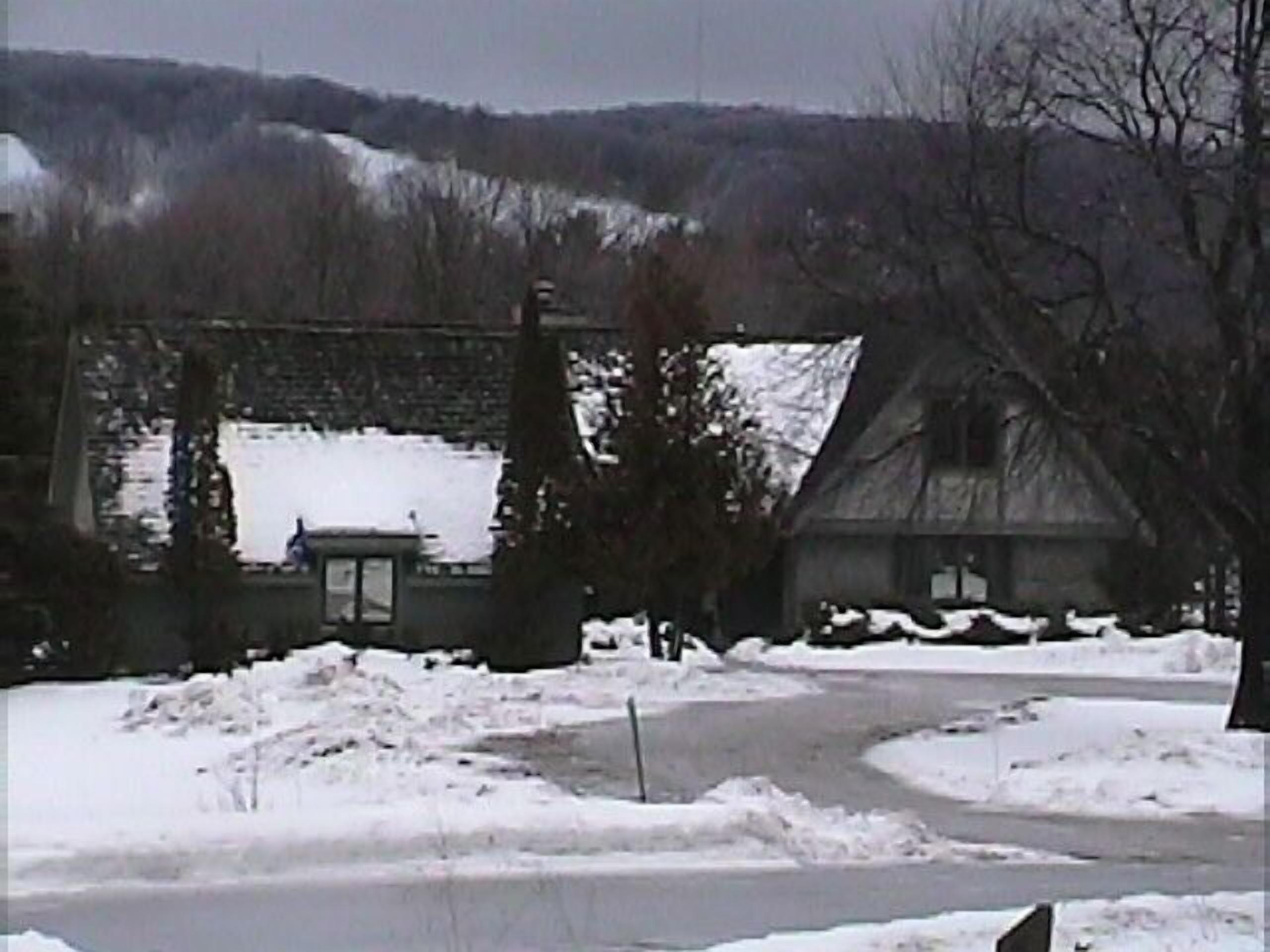 Two family lake home / close to Nub Nob and Boyne Highlands
