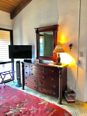 2 habitaciones, escritorio, tabla de planchar con plancha y wifi gratis 