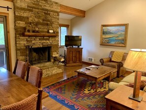 TV, fireplace, DVD player, stereo - Absolutely Gorgeous Jackson Hole Condo - 2 BR/2 BA, Loft (Wilson)
