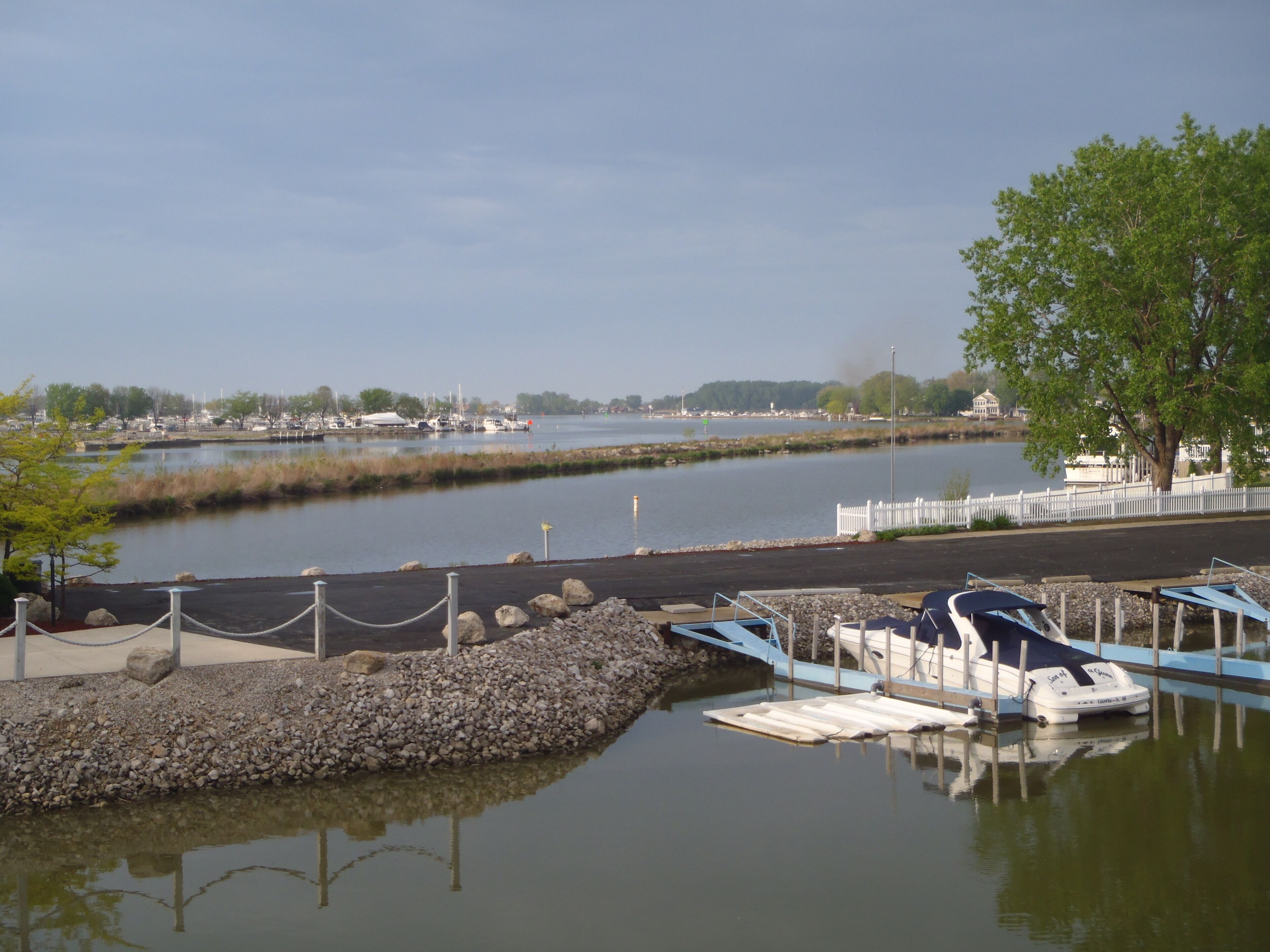 #A - 1 of 4 Waterfront Rental Units - Clean, Safe & Small Complex (Sleeps 8-32)