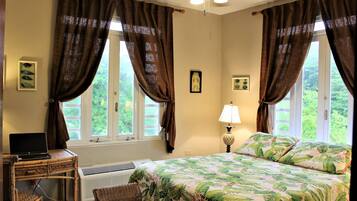 3 camere, una scrivania, ferro/asse da stiro, culla da viaggio