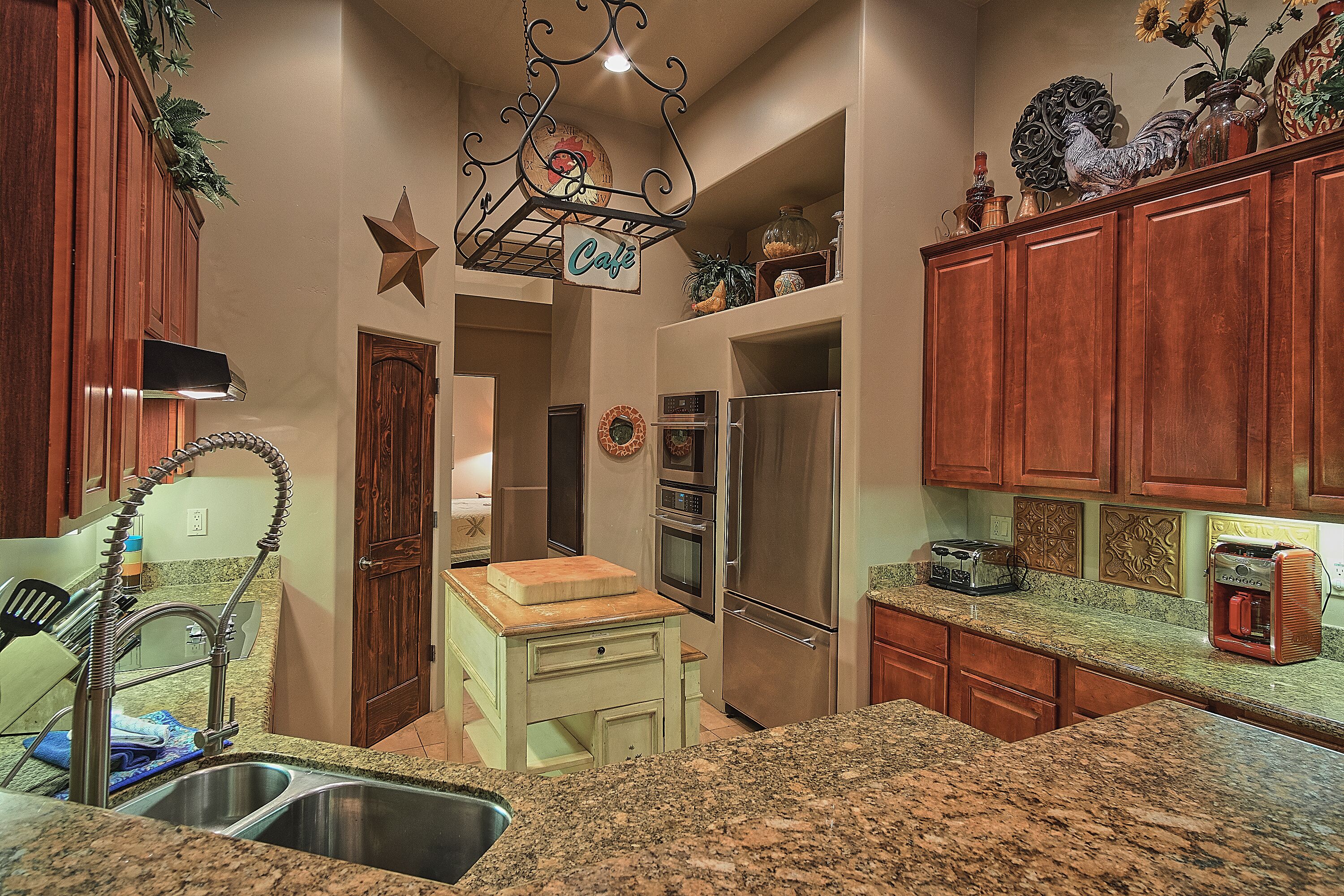 THE SPA HOUSE AND GOLF RETREAT + 12 BEDS + HEATED POOL + 2 HOT TUBS + AMENITIES