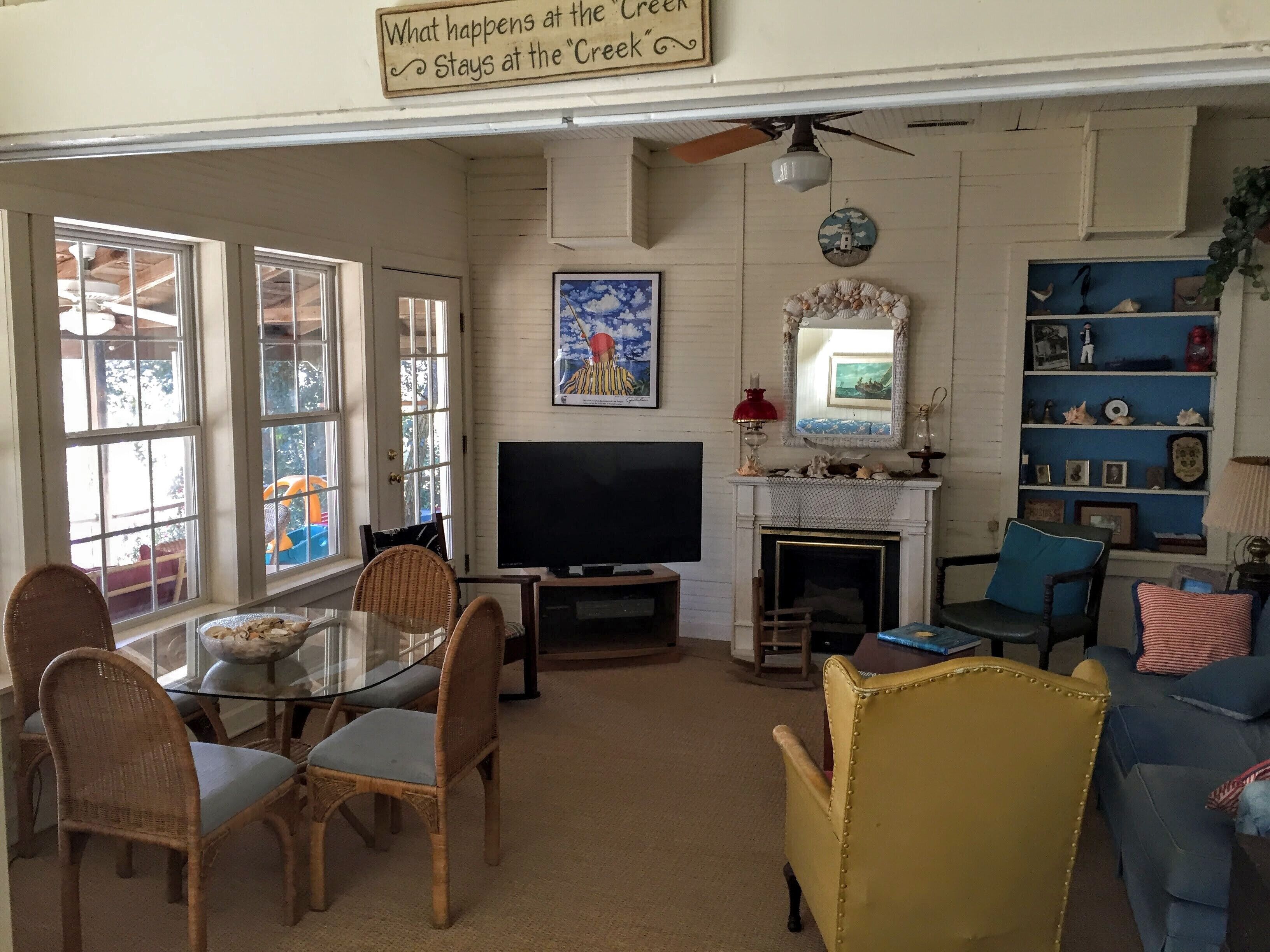 Creekfront with Dock --Restful and beautiful, time stops here.  Bring Boat