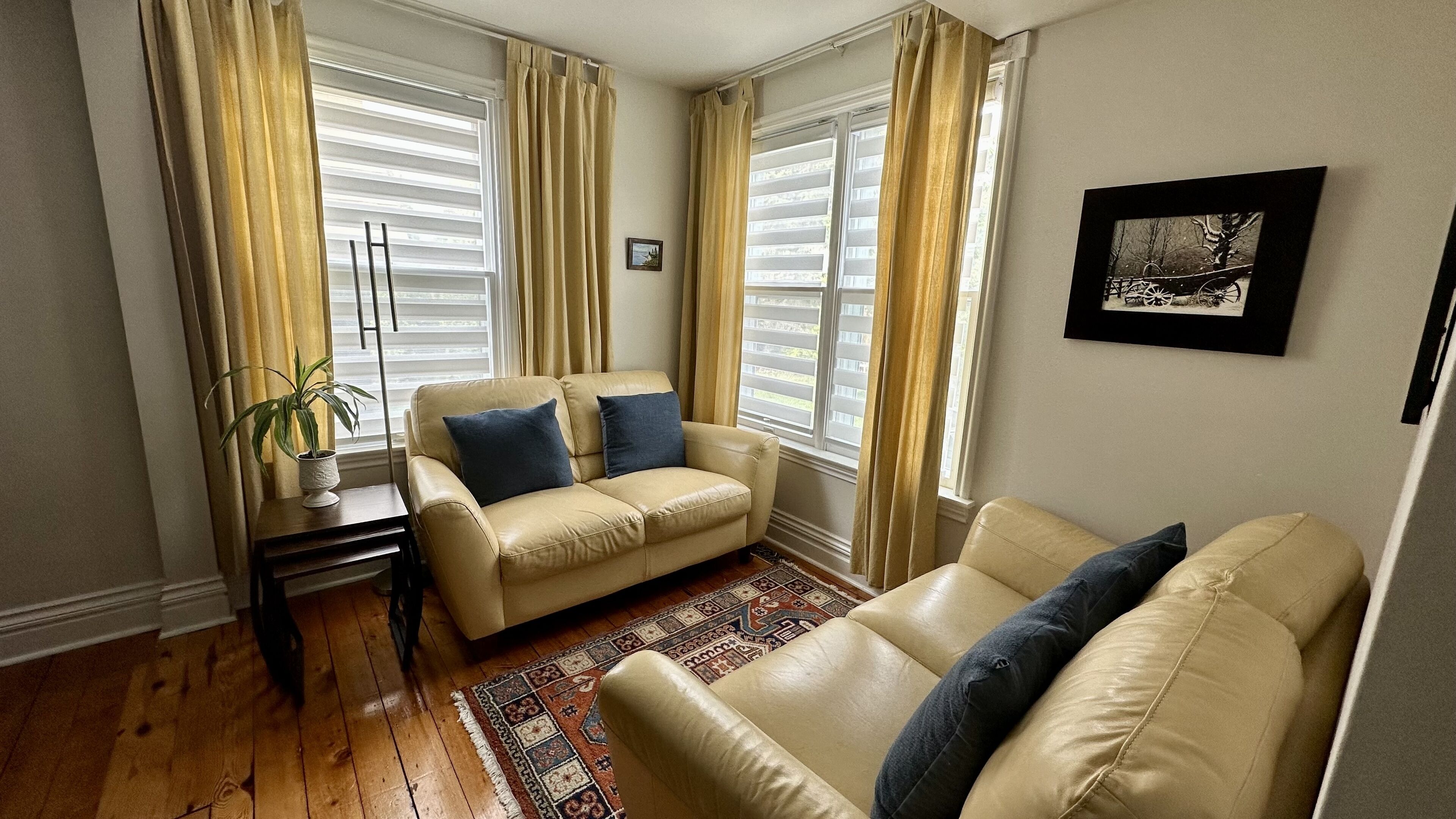 The Homestead - Luxury Cottage with Heated Pool in Historic Old Town NOTL