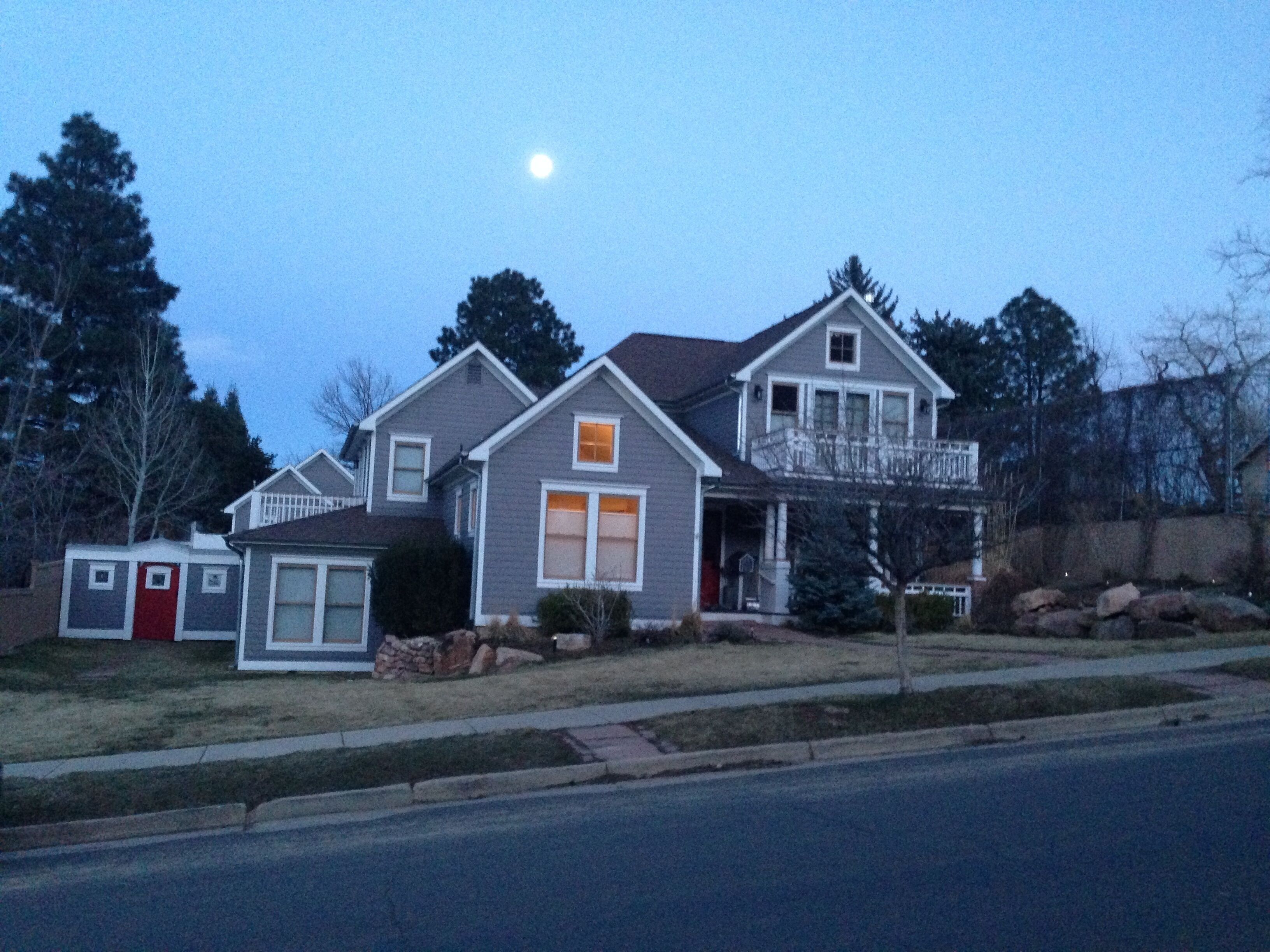 Stunning views, steps away from hiking, a warm, cozy welcoming home! 