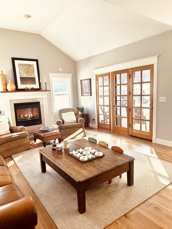 Interior - Chautauqua Gem! Trails, Views, Close to Pearl Street and CU (Boulder)