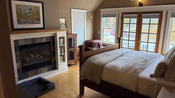 4 Schlafzimmer, Schreibtisch, Bügeleisen/Bügelbrett, WLAN