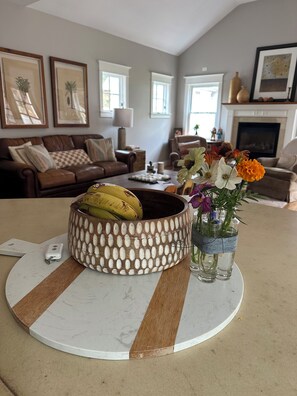 Smart TV, fireplace, video games, DVD player - Chautauqua Gem! Trails, Views, Close to Pearl Street and CU (Boulder)