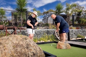Mini-golf