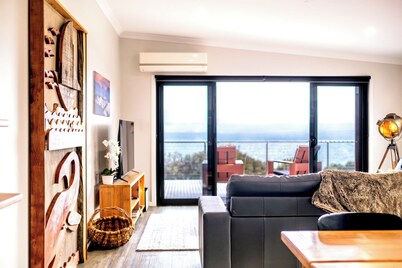 Whale Watcher 2 - Freycinet Holiday Houses