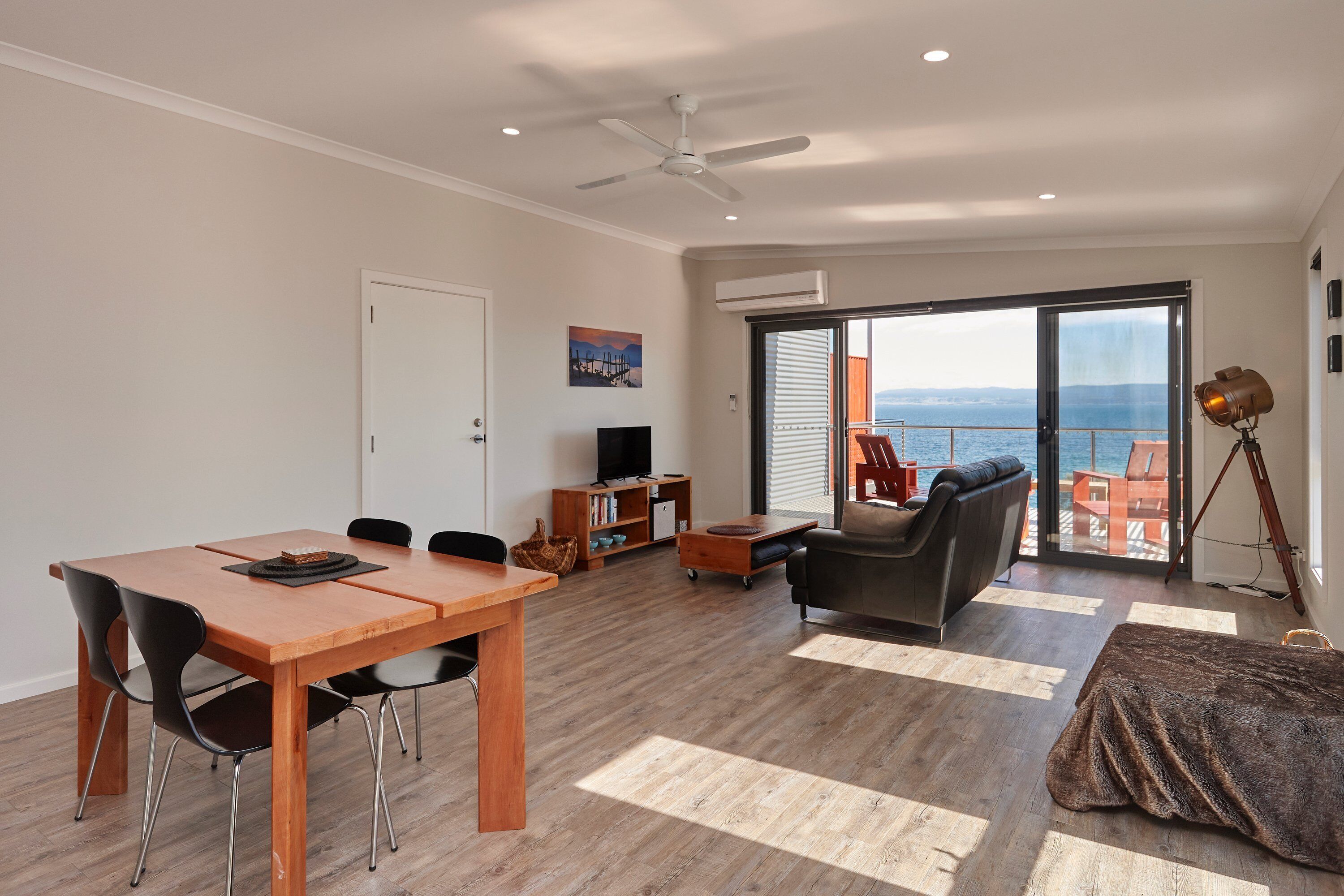 Whale Watcher 2 - Freycinet Holiday Houses — image 7