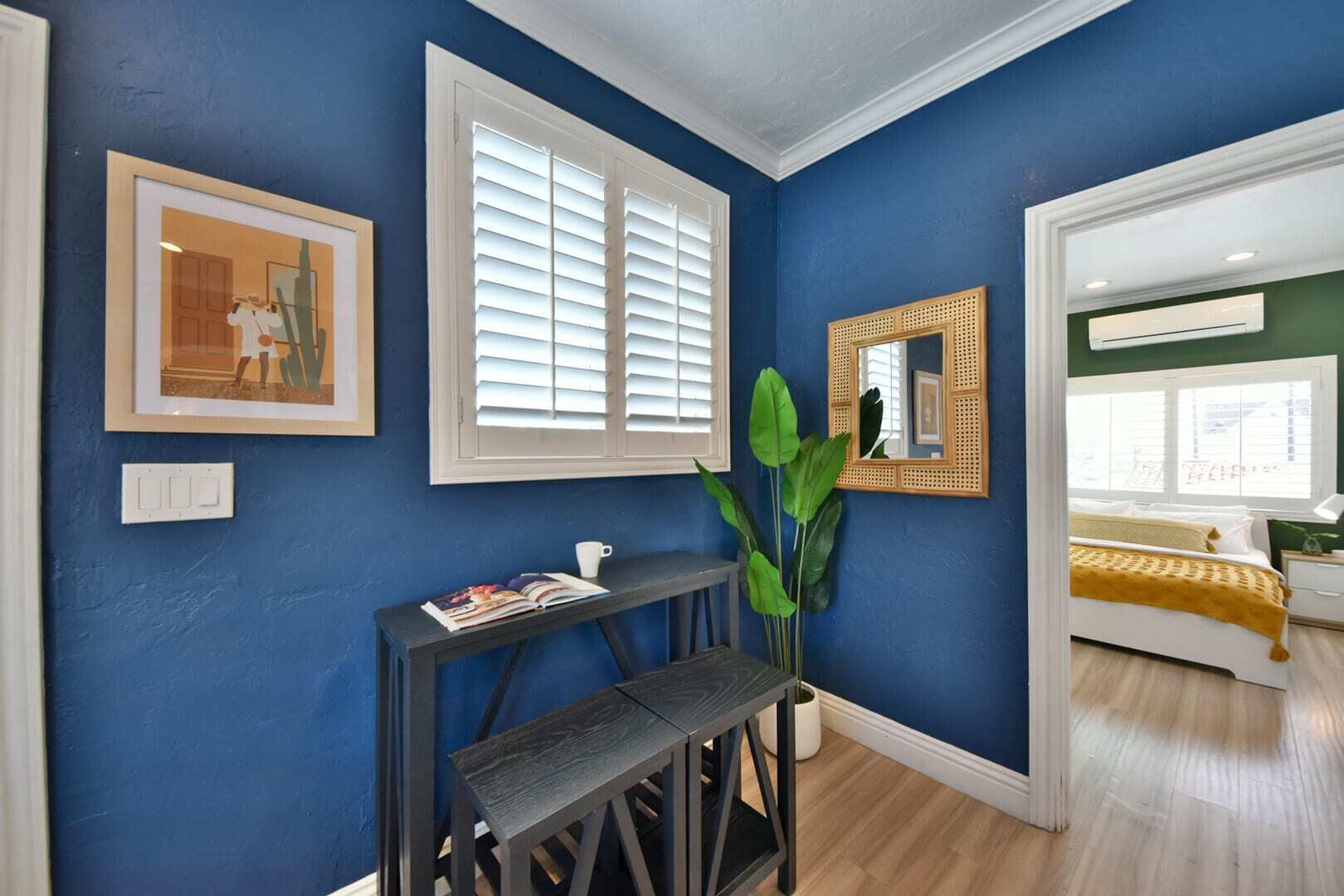 ꧁ Premier Modern Home w View, Parking, & AC ꧂