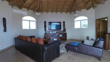 TV de tela plana, aparelho de som