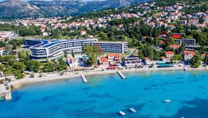 Beach - Charming apartment just a moment from the sea. (Brašina)