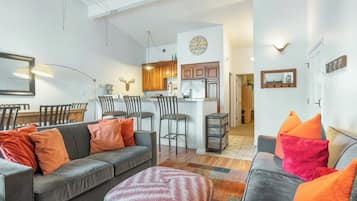 Smart TV, chimenea, Netflix, Hulu