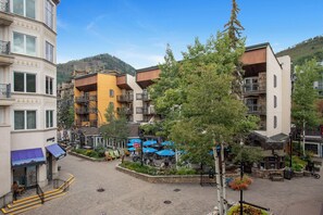 Exterior - 100 ft. to Gondola!! Balcony, Fireplace, Parking, Views!! Heart of Lionshead!! (Vail)