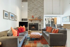 Smart TV, fireplace, Netflix, Hulu