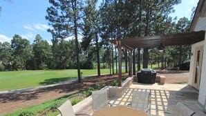 Unclassified image, 5 of 25, button - Beautiful 4- Bedroom Cottage (WITH X2 QUEEN BEDS IN EACH BEDROOM) overlooking the 9th Green at Pinehurst National No.9 (Pinehurst)
