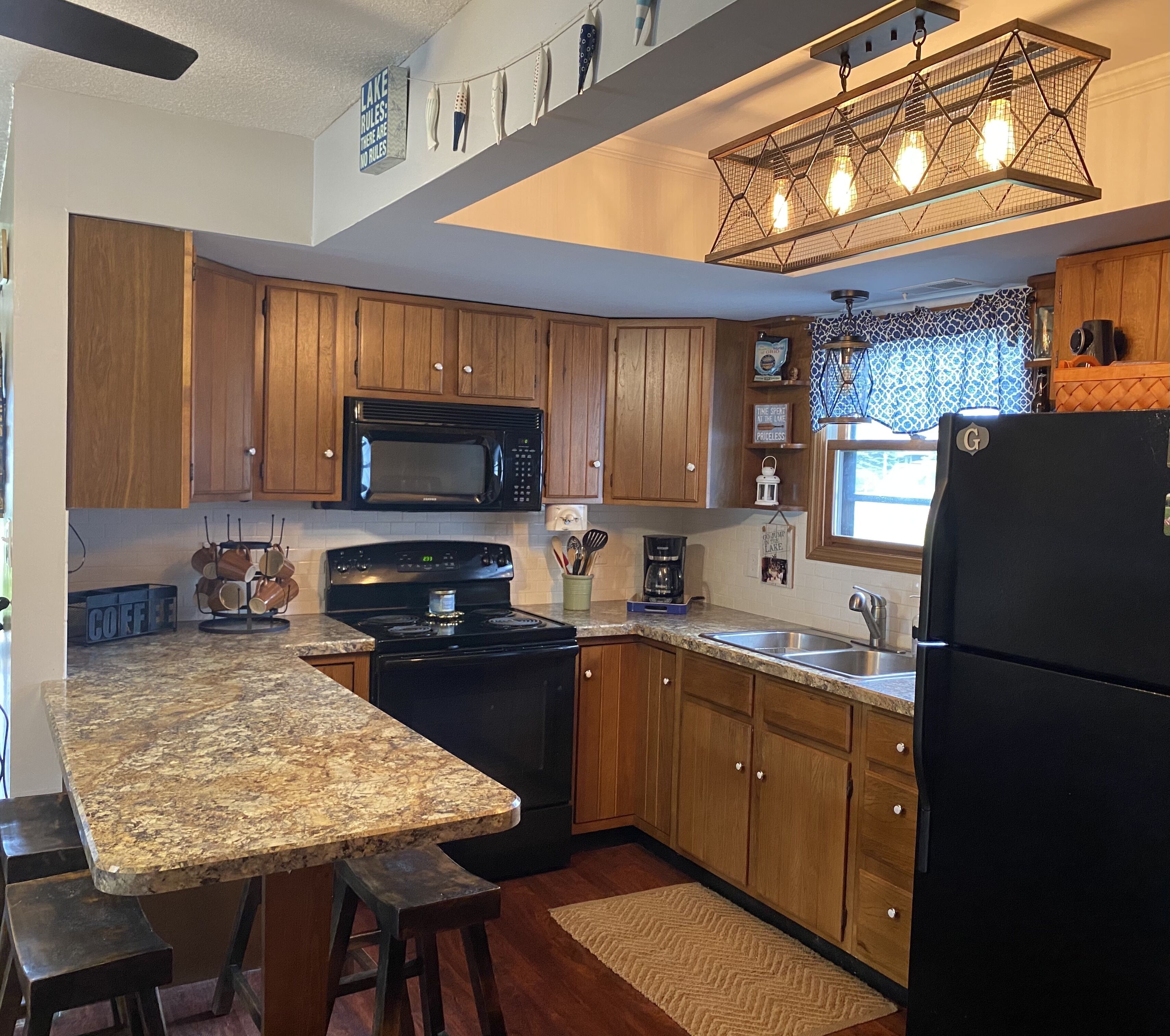 Chillaxin ~ Beautiful Lakefront Home on Coldwater Lake in Shawnee Shoals 