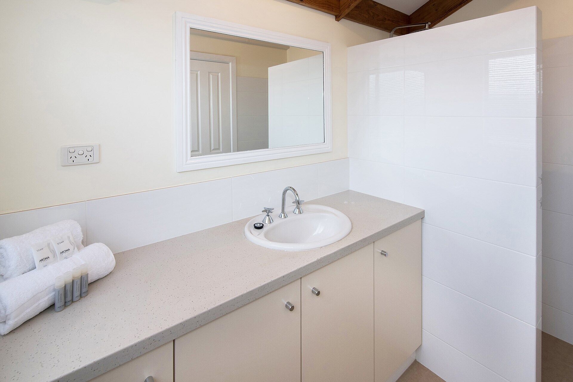 Tresco- Dunsborough Seaside home — image 4