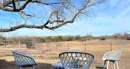 Garage Apartment Sleeps Four