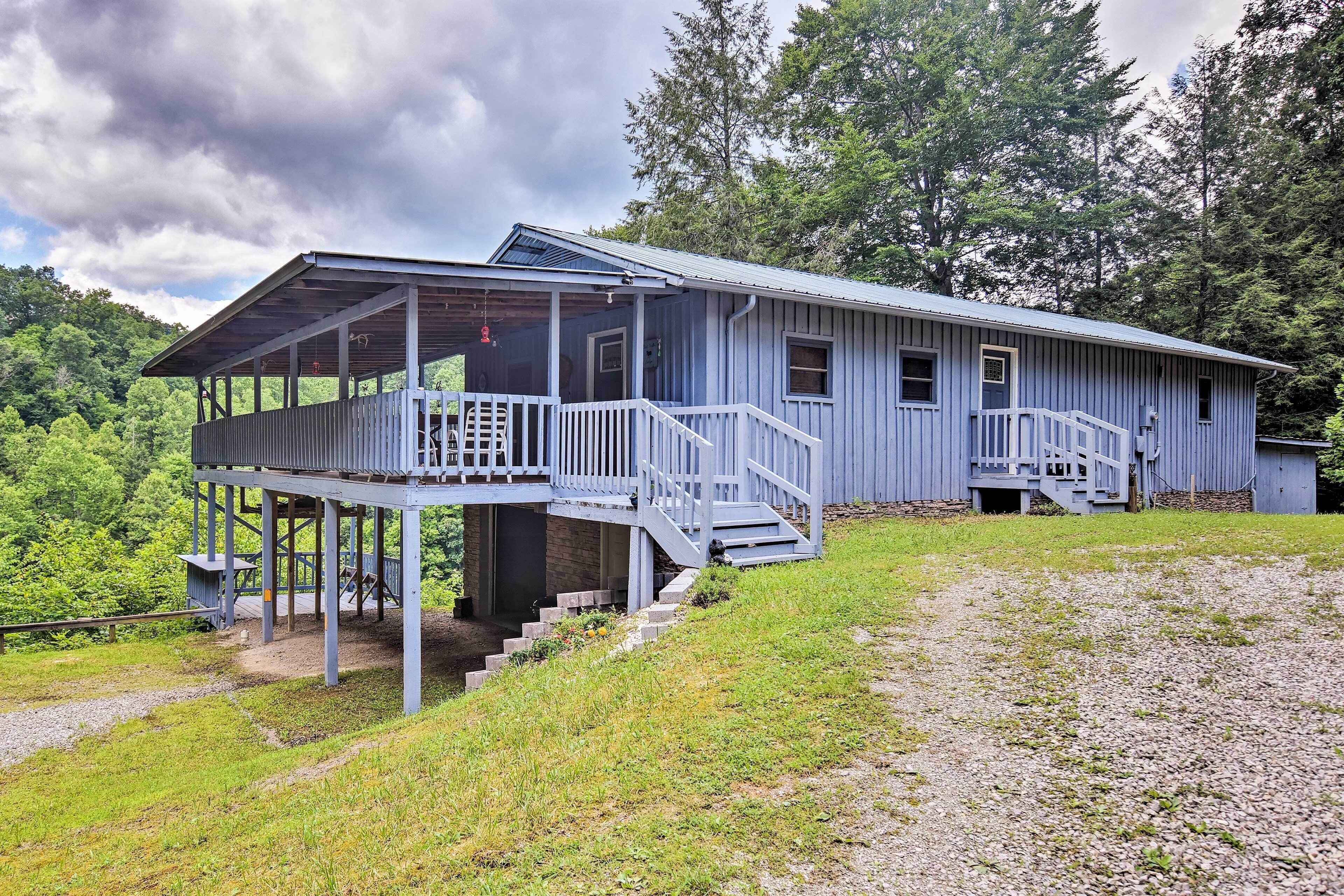 Pet-Friendly Castlewood Cabin w/ Deck & Pond Views