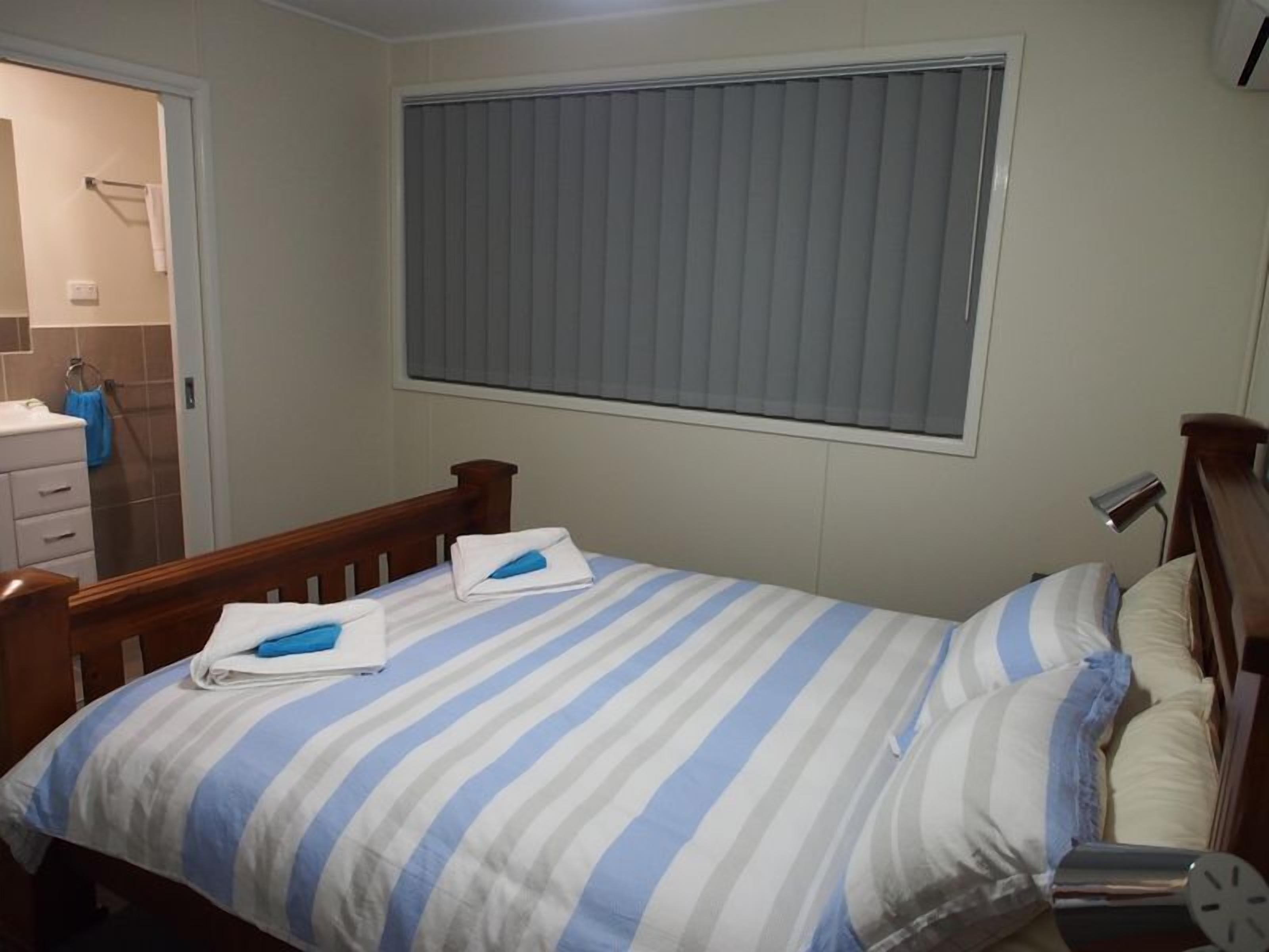 Andrew's Place - 4 bedroom house with Netflix & WiFi