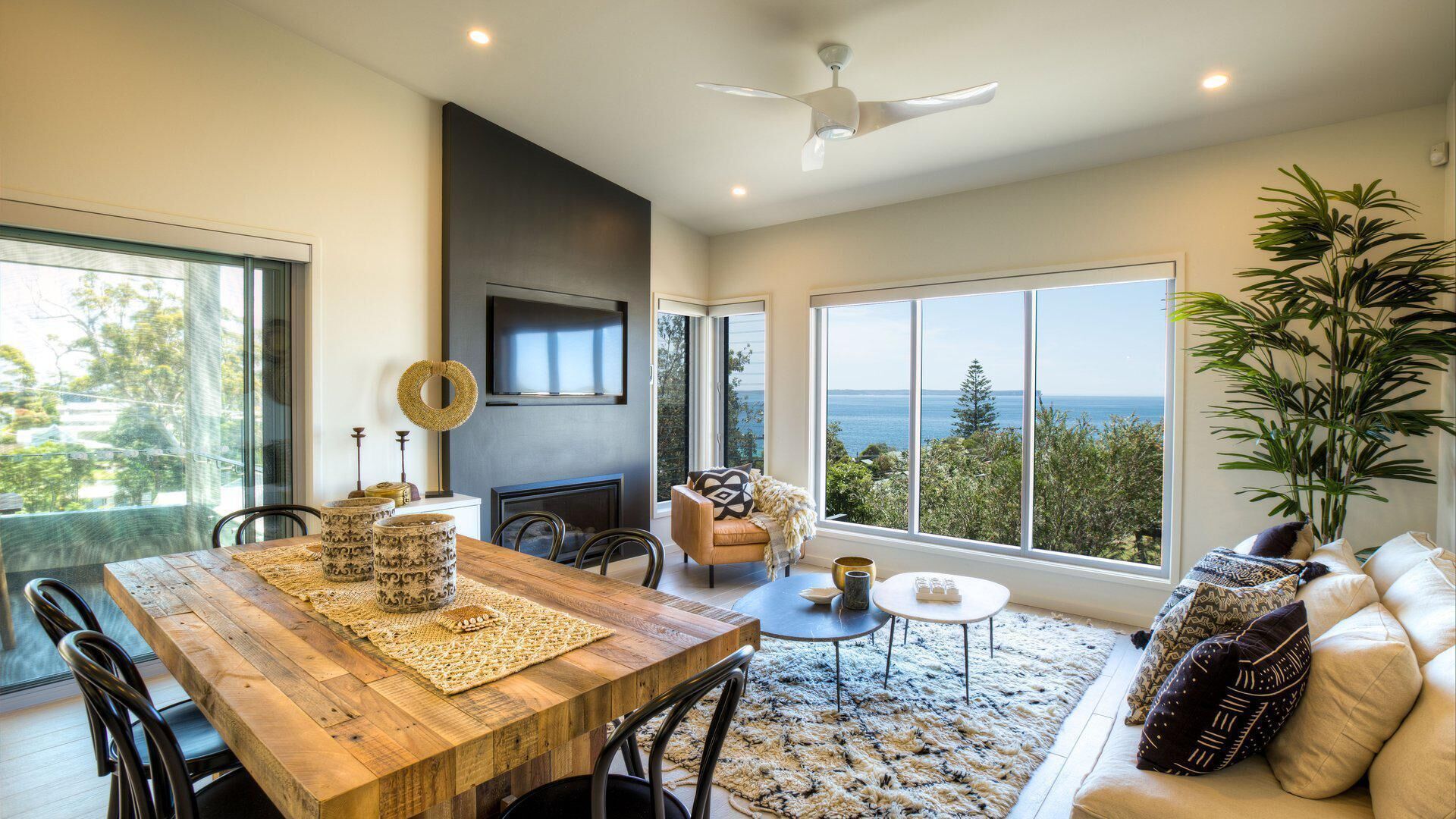 Lily's at Hyams: Luxury overlooking Hyams Beach