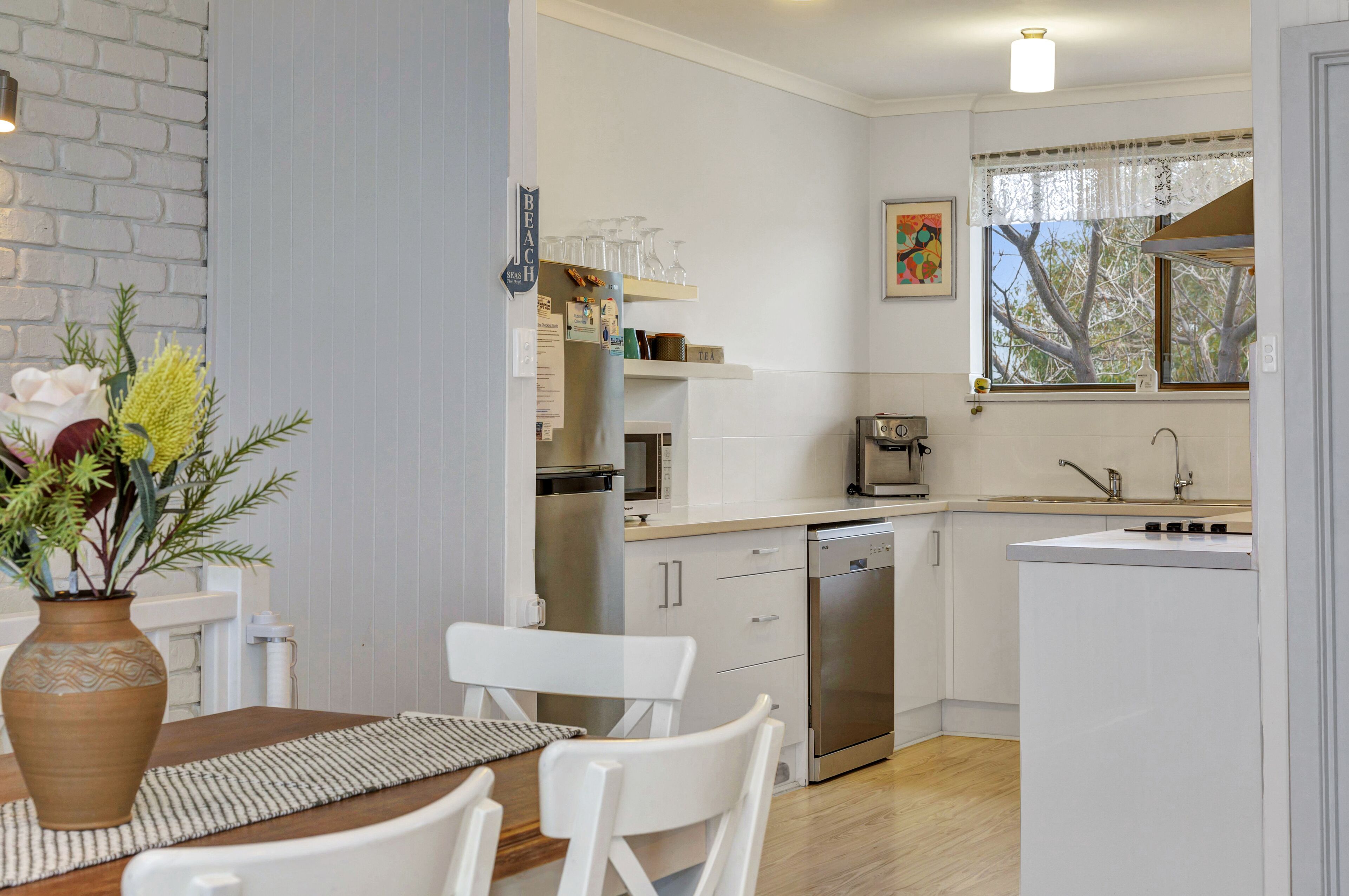Beach House on The Esplanade Port Willunga. Sunsets and views. — image 11
