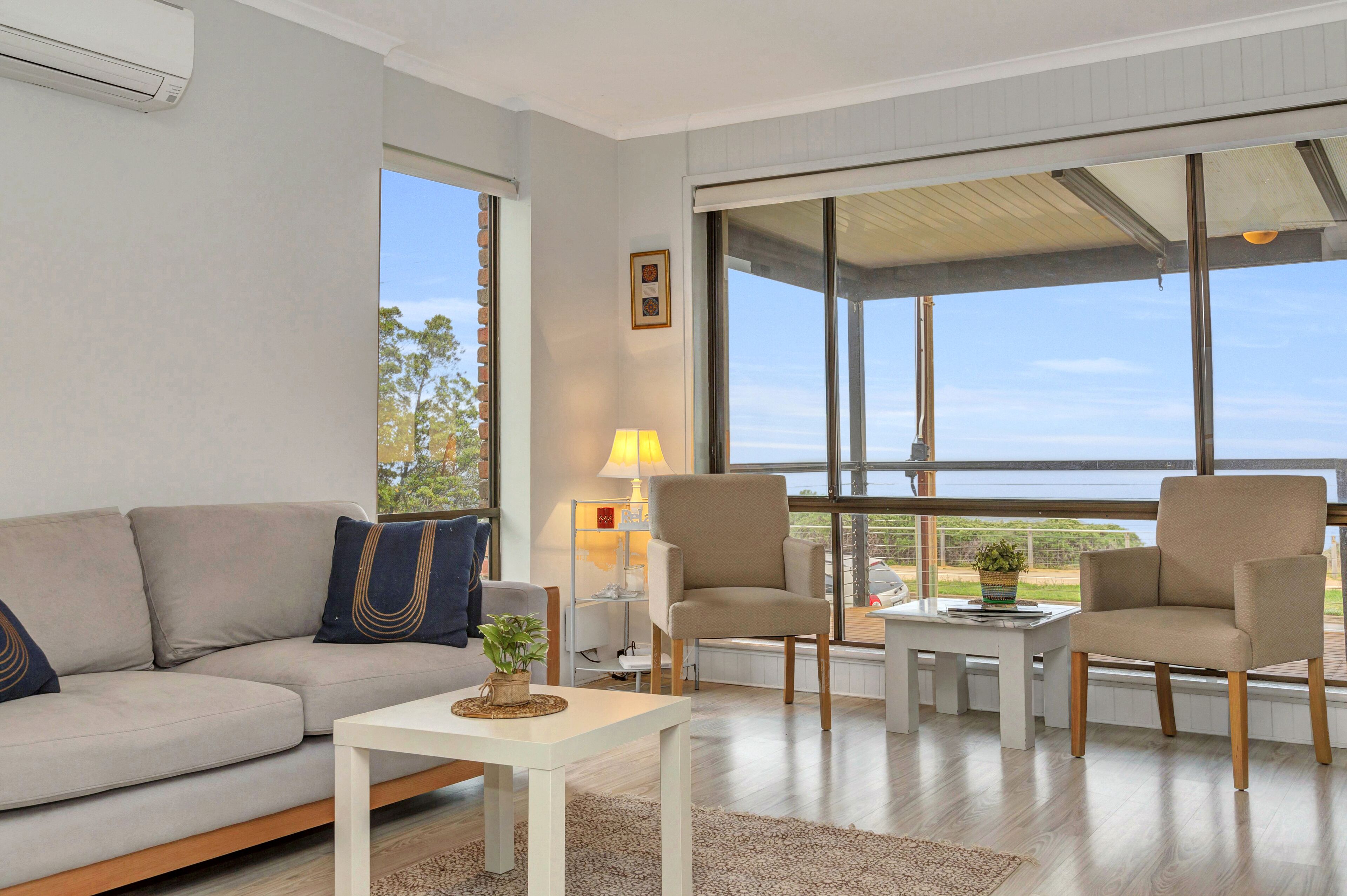 Beach House on The Esplanade Port Willunga. Sunsets and views. — image 8