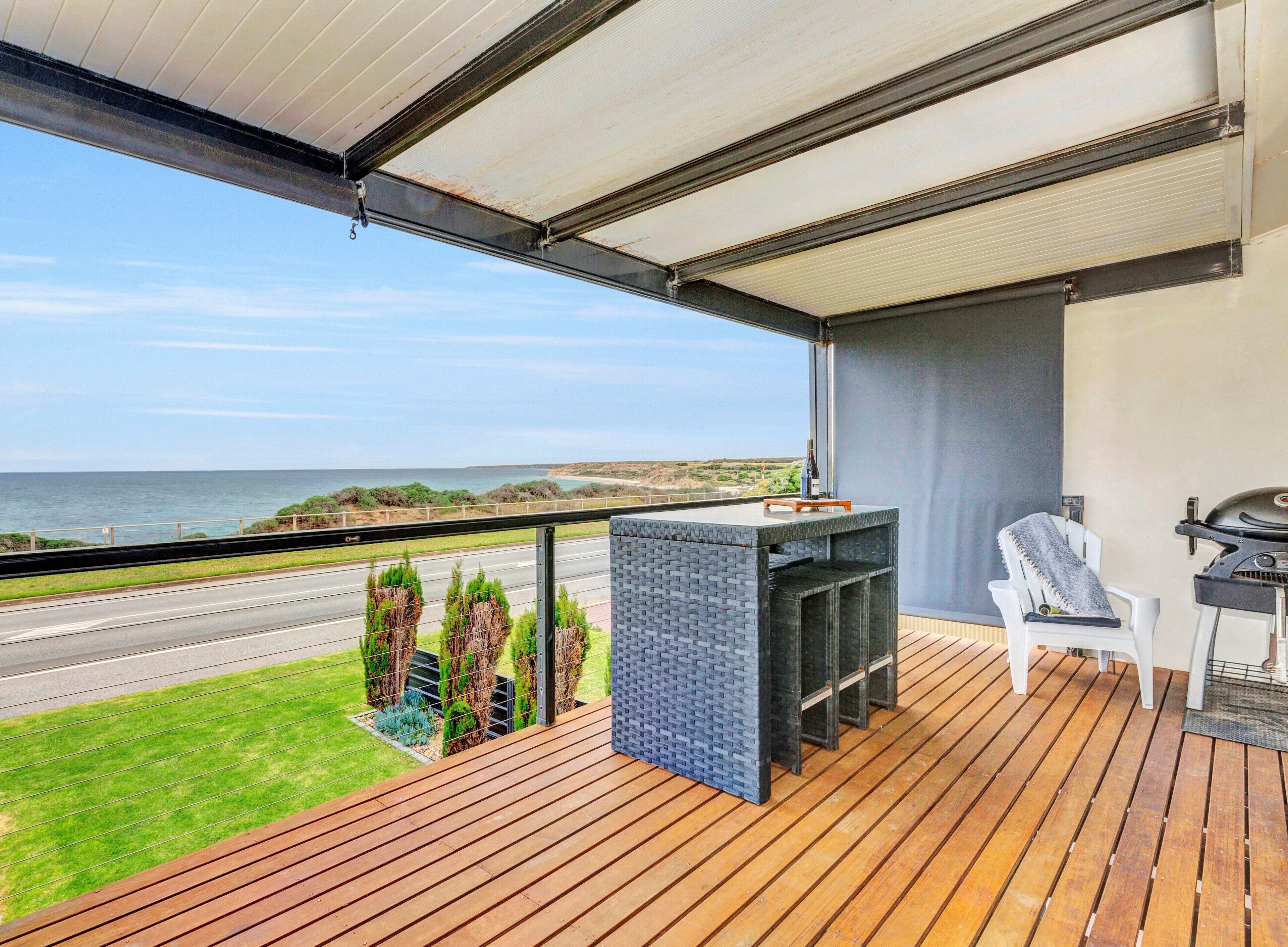 Beach House on The Esplanade Port Willunga. Sunsets and views. — image 13