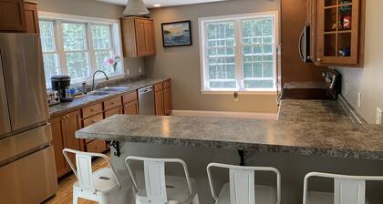 Hiljainen, lapsiystävällinen puolivälissä sijaitseva koti