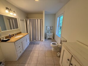 Bathroom - Close to Rockland,  large mid coast home in quiet neighborhood (South Thomaston)