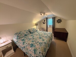 5 bedrooms, desk, iron/ironing board, WiFi (free) - Close to Rockland, large mid coast home in quiet neighborhood (South Thomaston)