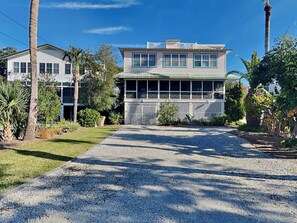 Exterior - Thirst N' Howl | Private Pool, Rooftop Deck, Walk to Beach! (Tybee Island)