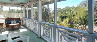 Thirst N' Howl | Private Pool, Rooftop Deck, Walk to Beach!