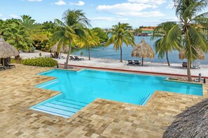 Outdoor pool, an infinity pool