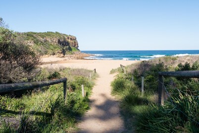 Back Forest Retreat Sunset Cottage