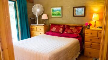 2 bedrooms, iron/ironing board, travel cot, WiFi