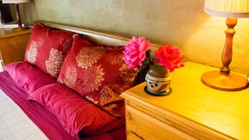 2 bedrooms, iron/ironing board, travel cot, WiFi