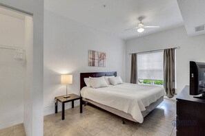 4 dormitorios, tabla de planchar con plancha, cuna de viaje y wifi