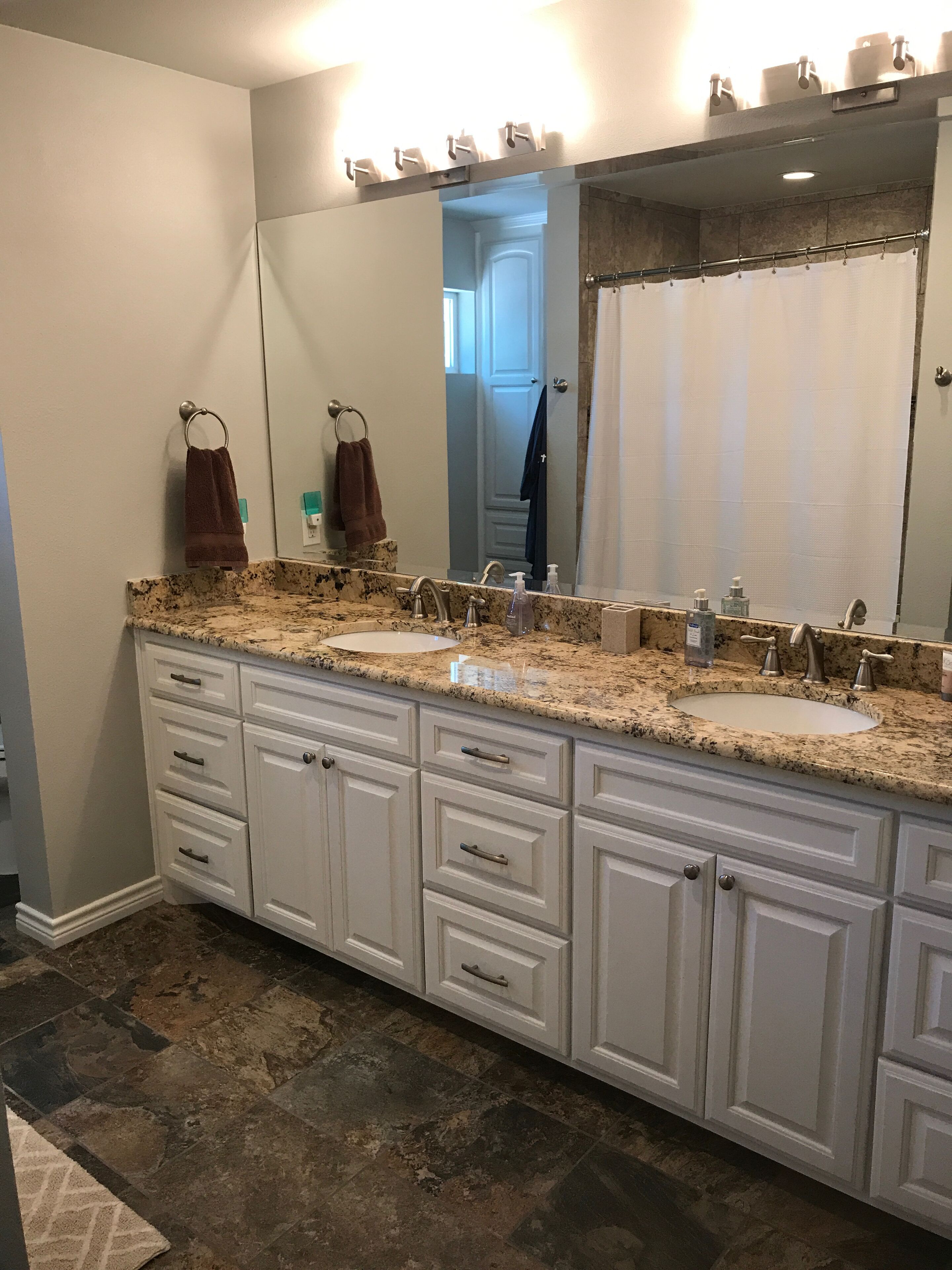 Beautiful Lakefront 4 BR/5 BA Hideaway w/Huge Yard & Gorgeous View