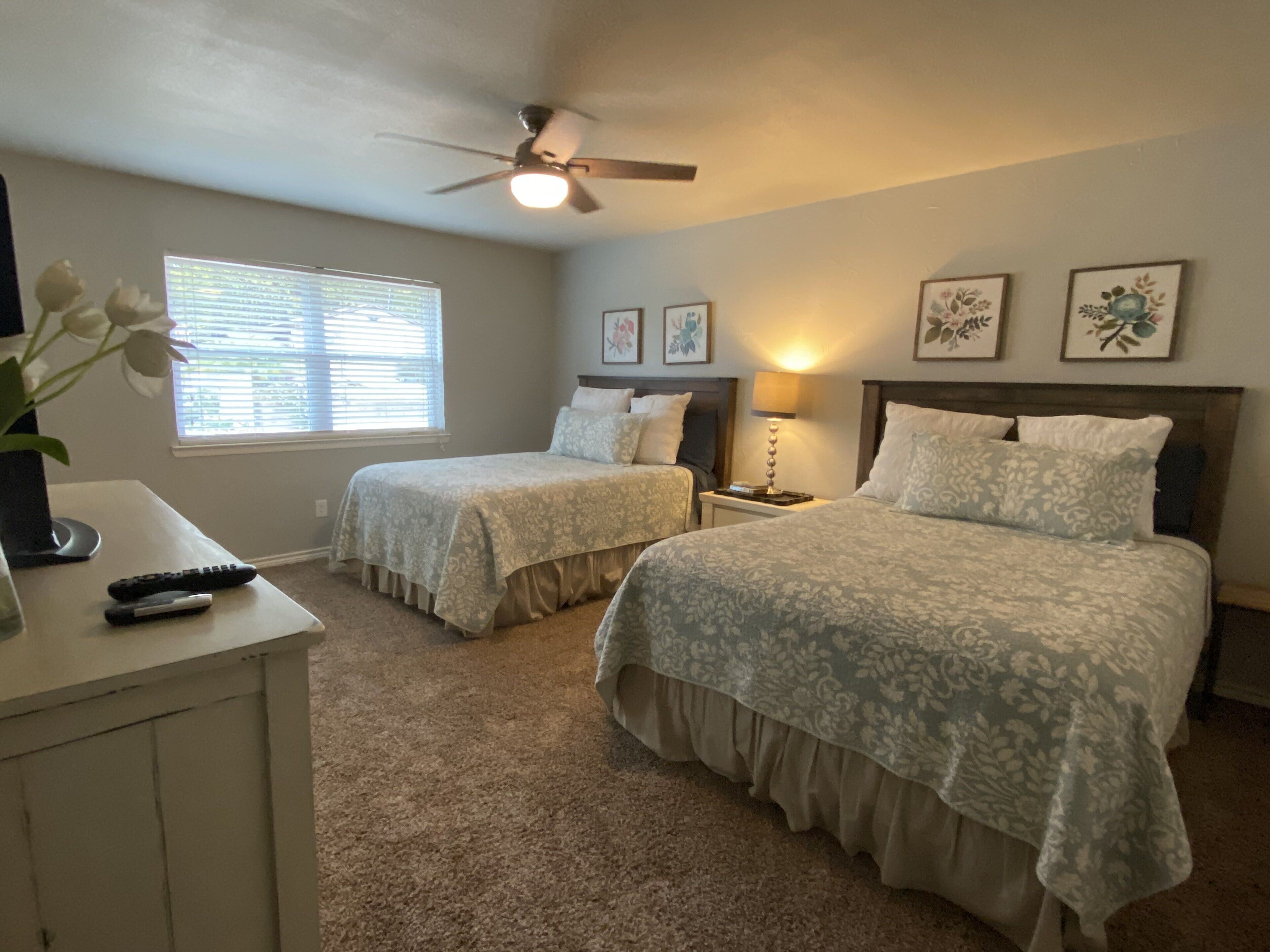 Beautiful Lakefront 4 BR/5 BA Hideaway w/Huge Yard & Gorgeous View