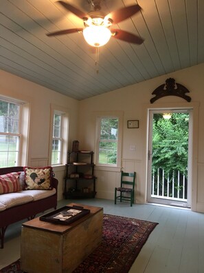 Smart-TV, Bücher, Videothek