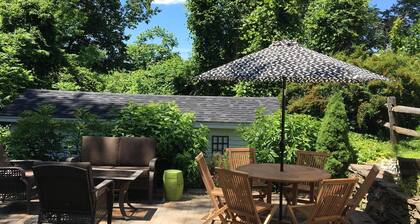 Encantadora granja actualizada en el pintoresco histórico Walpole NH y capacidad para 8